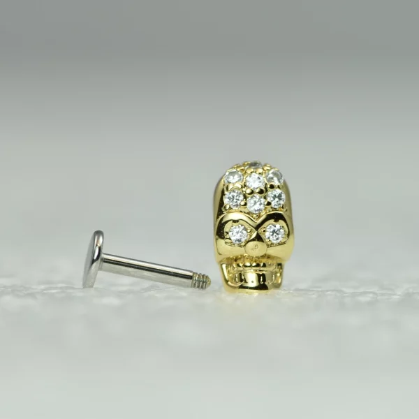 Bijou labret motif tête de mort,piercing oreille