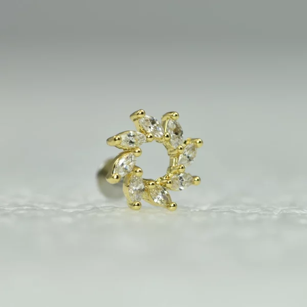 Bijou piercing labret avec motif soleil