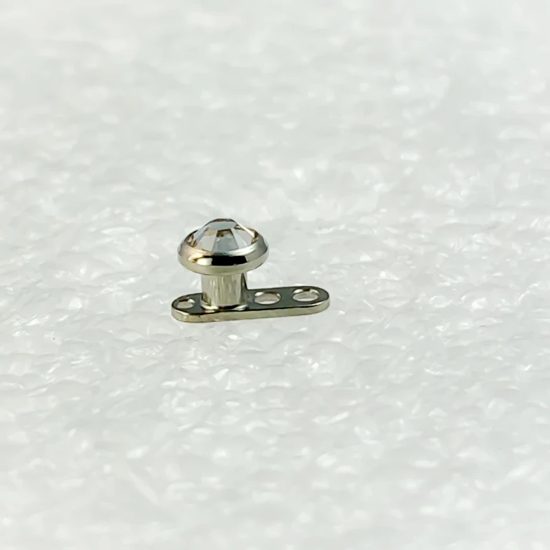 Microdermal en titane avec strass