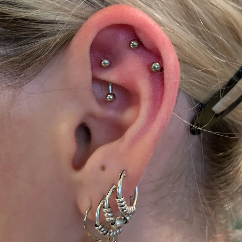 Bijou Microbanane sur piercing Rook